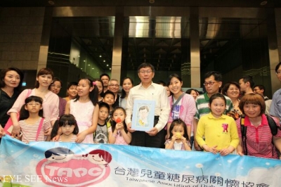 柯文哲上任100天參加「市民童樂會」 圖/翻攝nownews 台北市府提供