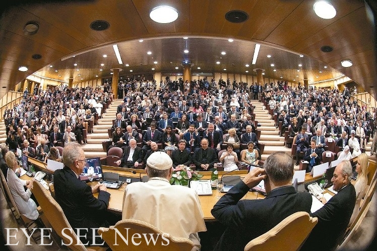 教宗在梵蒂岡聚集60位來自世界各地市長，討論解決氣候變遷議題。圖/路透