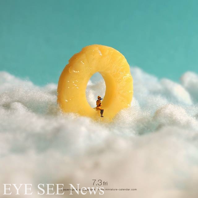 MINIATURE CALENDAR