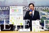 桃園鄭市長 9/1發行市民卡 圖/桃園市政府