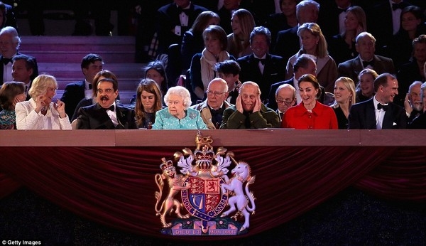 英國女王伊莉莎白二世（Elizabeth II，穿湖水綠）90大壽派對日前舉行，英國王室各成員出席同慶。圖／翻攝自www.dailymail.co.uk