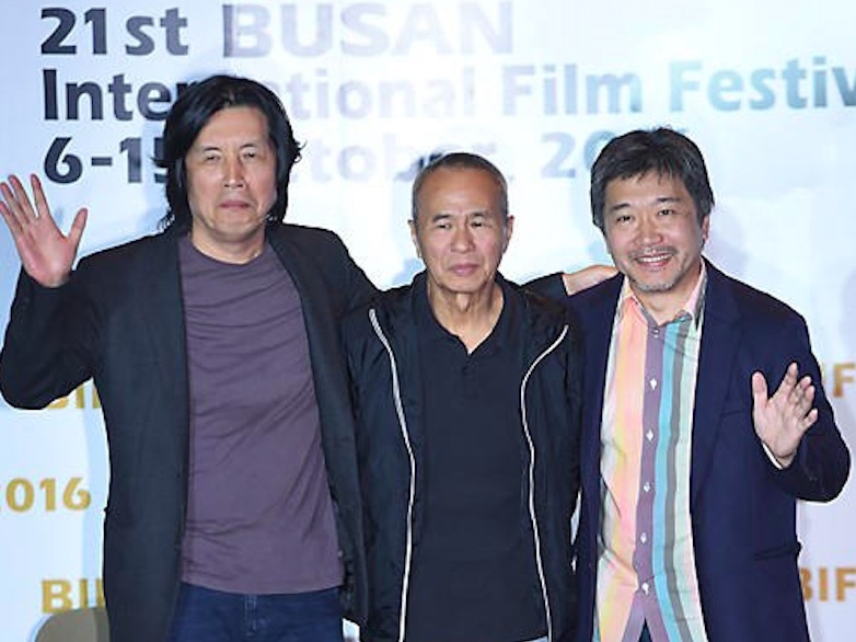 李滄東、侯孝賢、是枝裕和3位大導齊聚釜山「電影的殿堂」，為釜山電影節站台。圖／網路