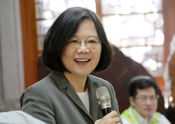 蔡英文總統拍板讓陸生納入健保。圖/總統府