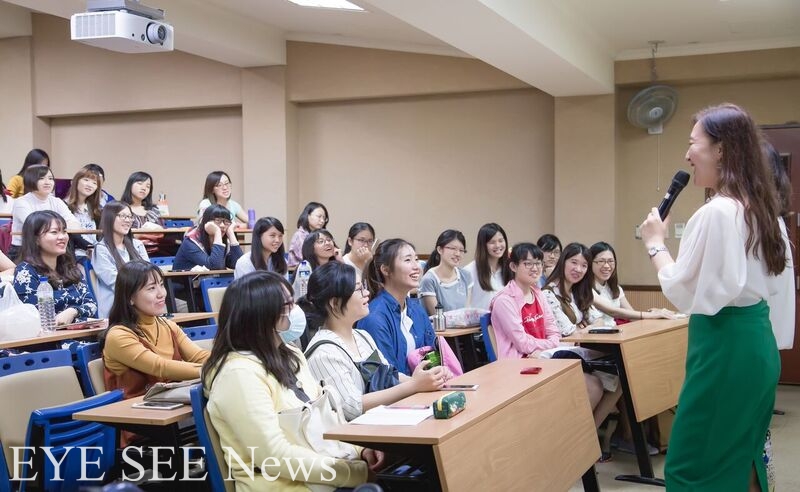臺師大晨型人社舉辦台韓交流講座，邀請韓國資深教師與臺灣學子對談。圖／臺師大晨型人社提供