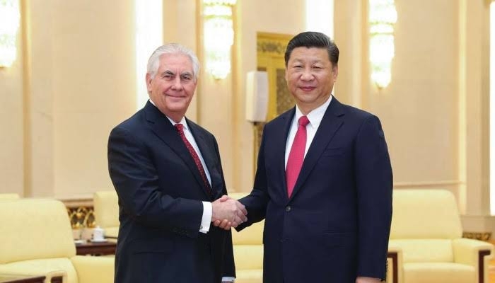 19日美國國務卿提勒森初次與中國國家主席習近平會晤於北京，雙方皆認為「合作是唯一正確的選擇」。圖／美聯社