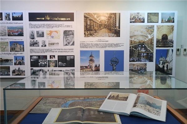 本次展覽除圖文並茂的大圖展出,還搭類介紹捷克風情的輪播影片 圖/國家圖書館提供