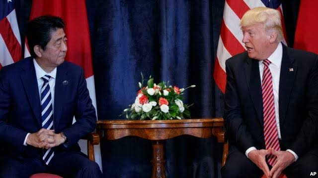 G7峰會登場前,美國總統川普先與日本首相安倍晉三進行雙邊會談,聲稱解決北韓問題勢在必行。圖/美聯社
