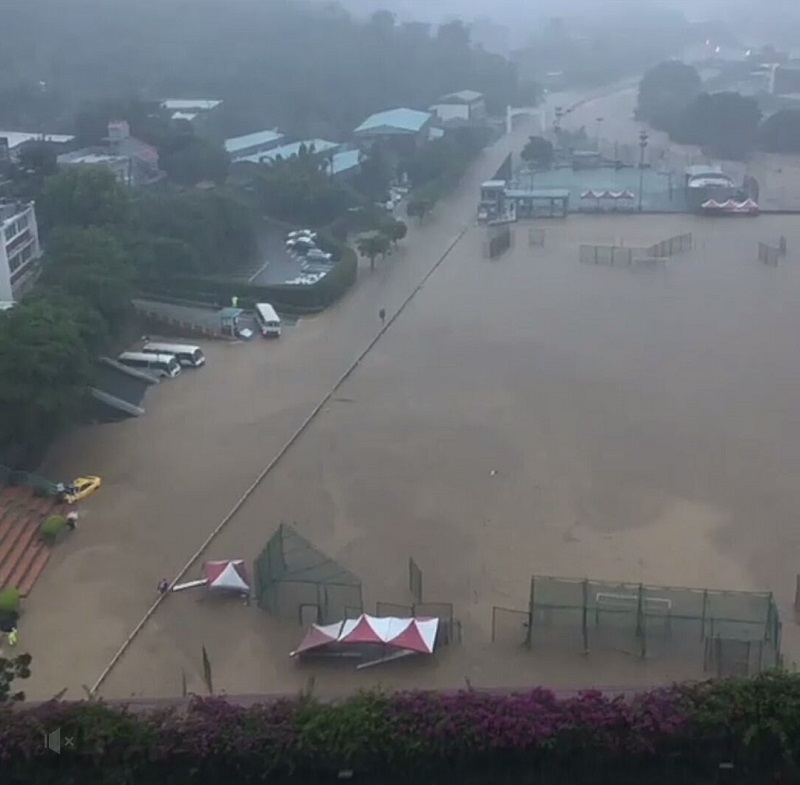 北部豪雨成災,圖為東吳大學雙溪校區淹水景象。圖/網路 北部豪雨成災,圖為東吳大學雙溪校區淹水景象。圖/網路