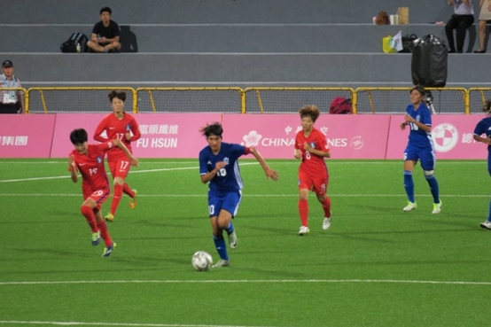 中華女足隊長余秀菁於最後階段攻進追平分。圖╱蘇日晨。