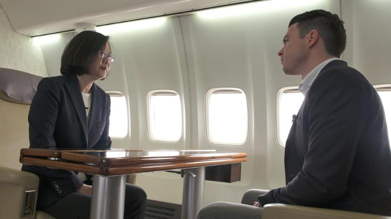 美國有線電視新聞網(CNN)19日報導,總統蔡英文在總統專機上接受CNN獨家專訪時說,將參加2020年總統大選尋求連任。圖/CNN 美國有線電視新聞網(CNN)19日報導,總統蔡英文在總統專機上接受CNN獨家專訪時說,將參加2020年總統大選尋求連任。圖/CNN