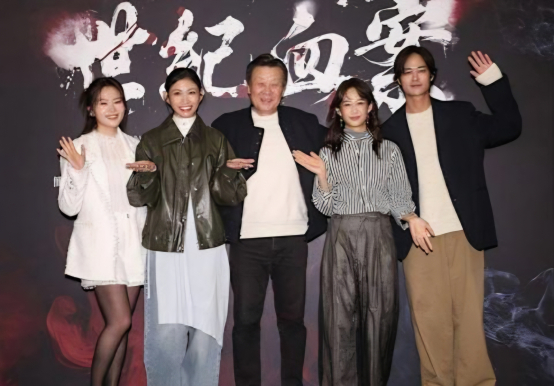 《世紀血案》翻拍自「林宅血案」。林義雄1979年美麗島事件後遭政府逮捕，隔年軍事審判期間遭遇林宅血案，林義雄母親與一對雙胞胎女兒遭殺害，長女重傷倖存。（圖／費思兔文化娛樂股份有限公司提供）